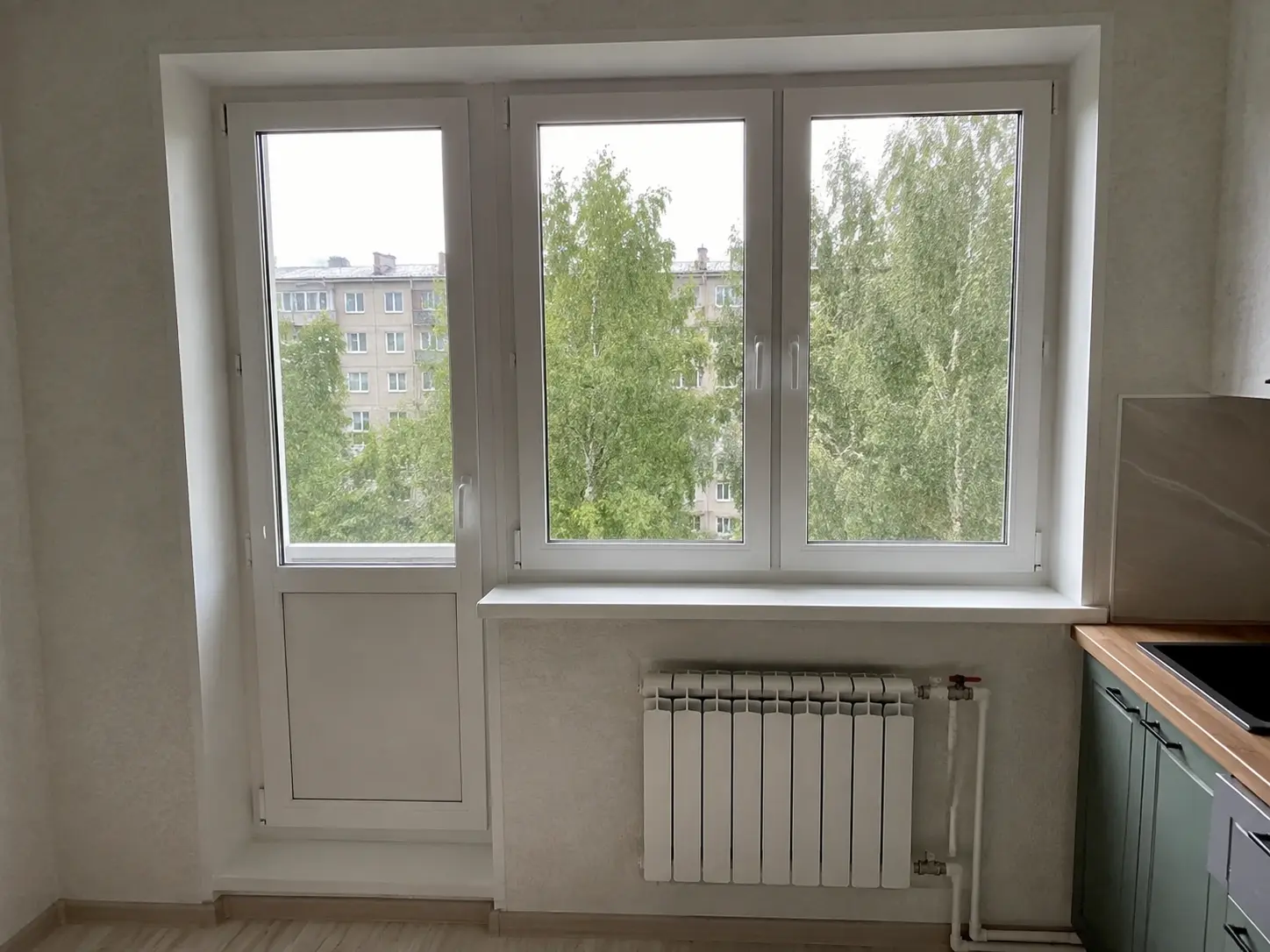 Пластиковое окно и балконный блок в квартире в Дорохово